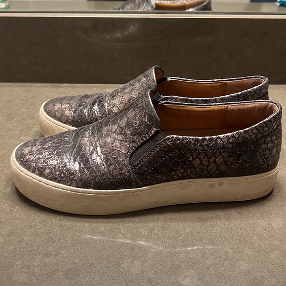 Frye Slip on Alligator Shoes - Picture 4 of 6
